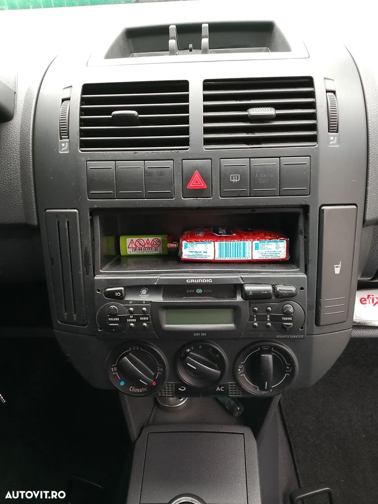 Volkswagen Polo 1.2 Attractive - 17