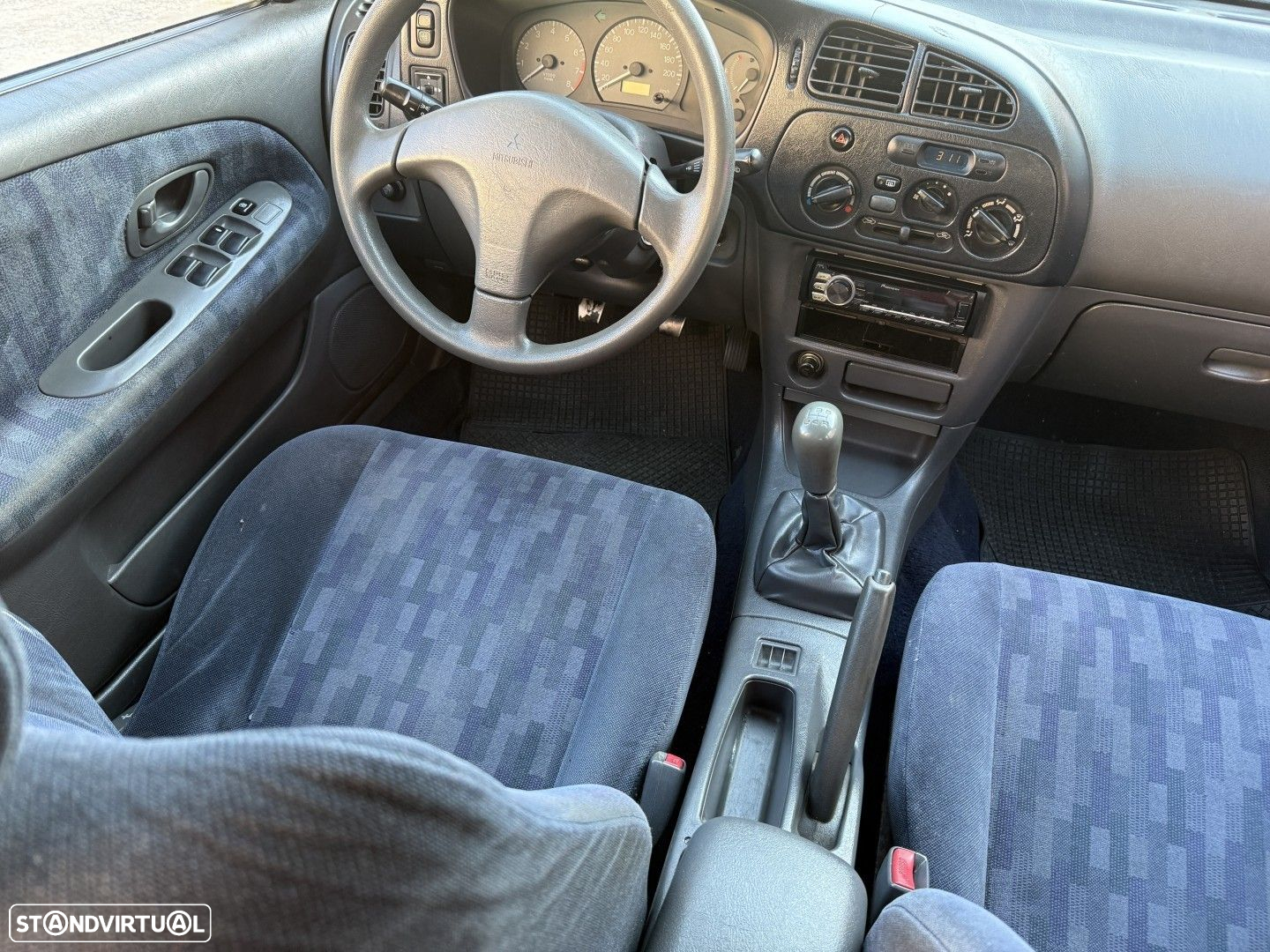 Mitsubishi Lancer 1300 GLX - 6