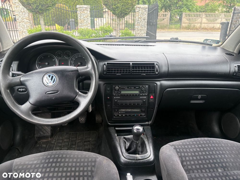 Volkswagen Passat - 14