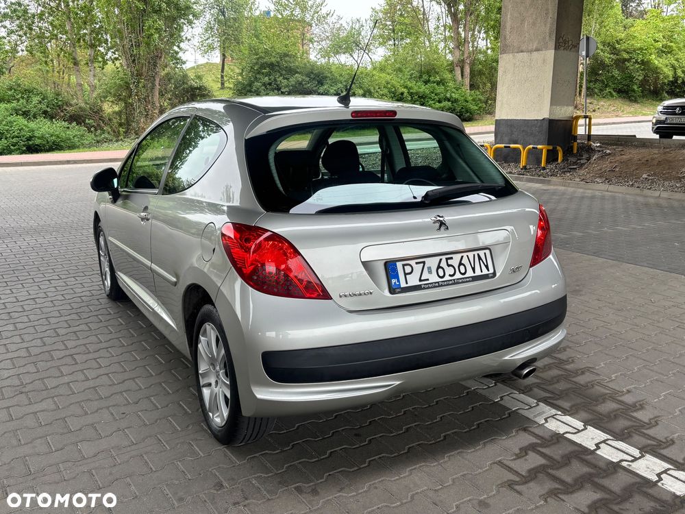 Peugeot 207 - 3