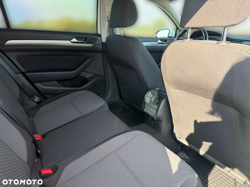 Volkswagen Passat 1.5 TSI EVO Essence - 13