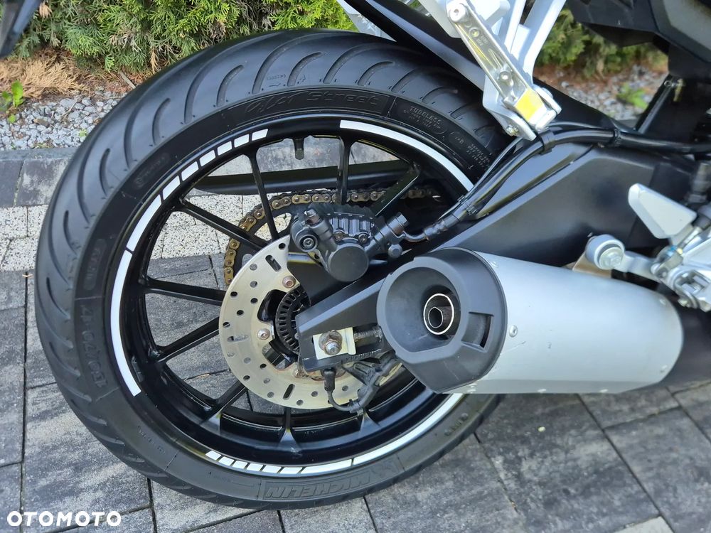 Yamaha MT - 16