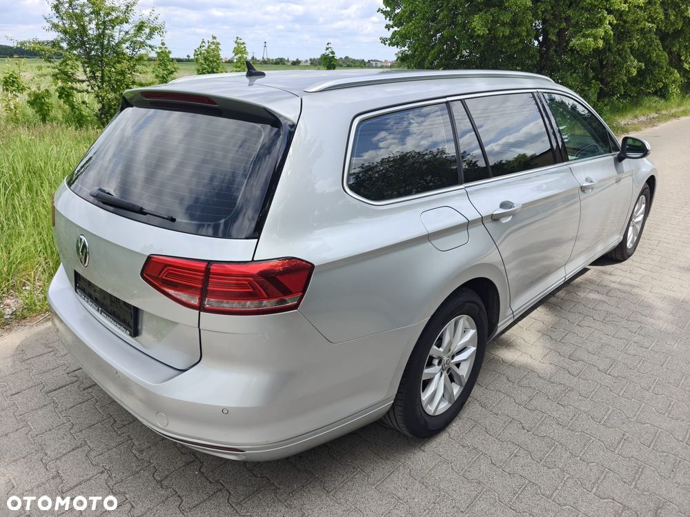 Volkswagen Passat - 29