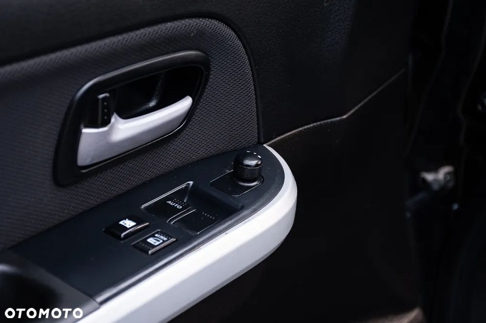 Suzuki Grand Vitara 2.4 Premium - 24