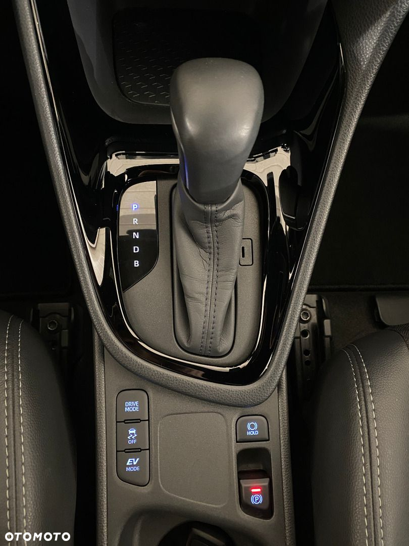 Toyota Yaris Hybrid 1.5 Selection Style - 17