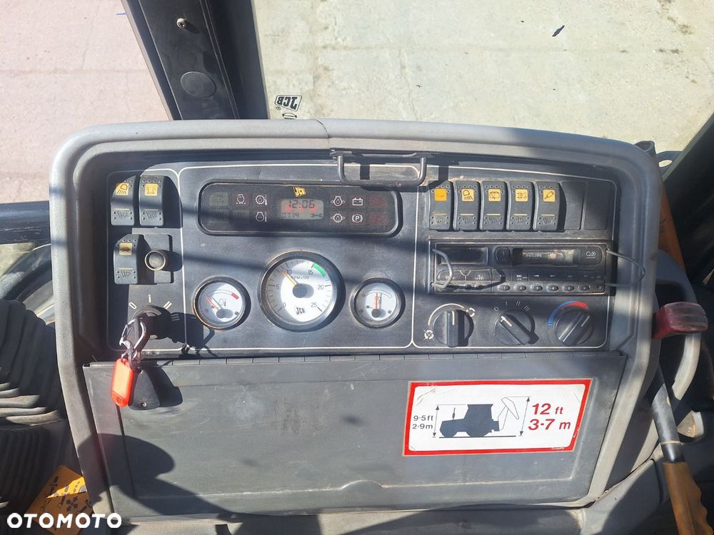 JCB 3Cx 4X4 - 16