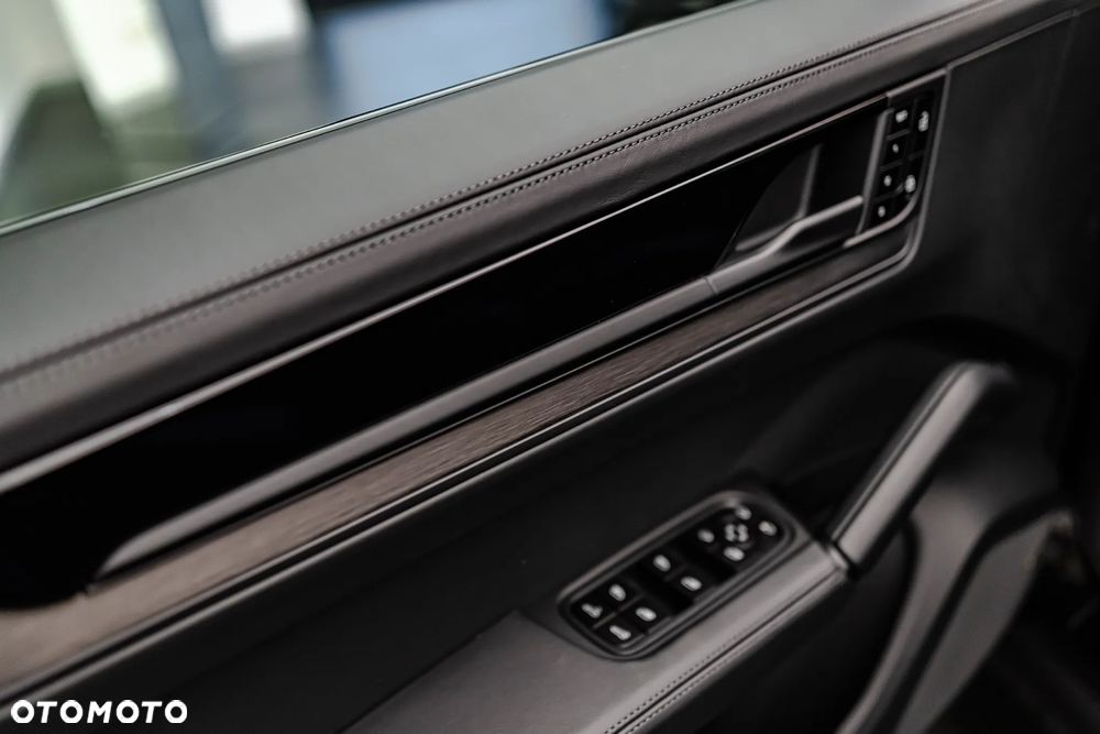 Porsche Cayenne - 21