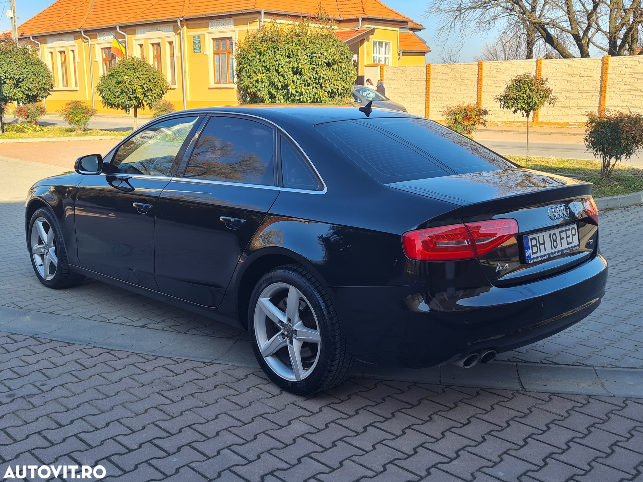 Audi A4 2.0 TDI DPF clean diesel multitronic Attraction - 4