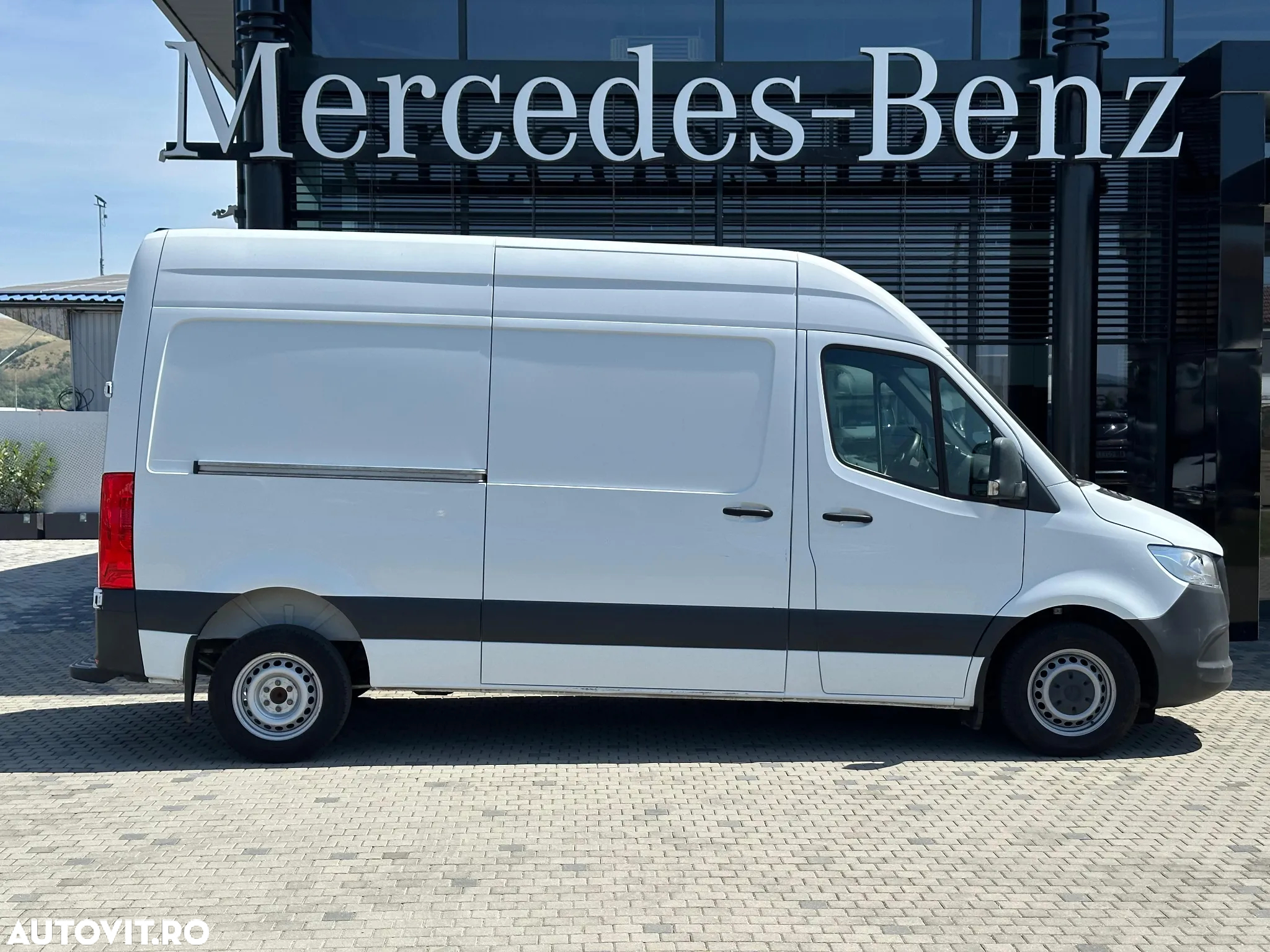 Mercedes-Benz Sprinter - 4