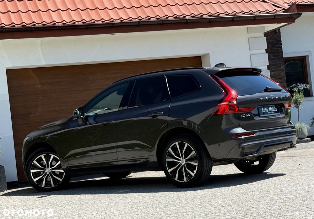 Volvo XC 60 B4 D Plus Dark - 8