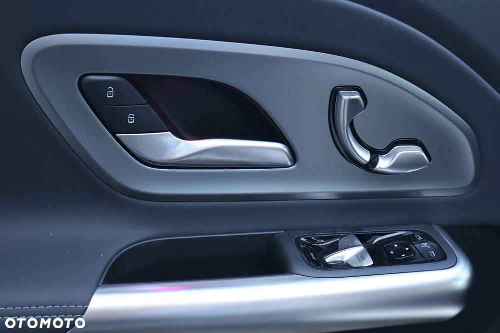 Mercedes-Benz GLB - 18