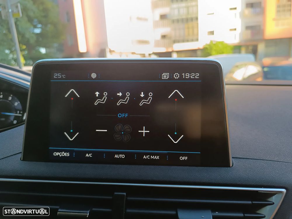 Peugeot 3008 PureTech 130 Stop & Start GPF EAT8 Active Business-Pack - 41