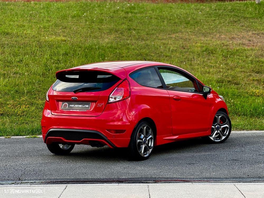 Ford Fiesta 1.6 EcoBoost c/ Pack Pele Desportiva ST - 5
