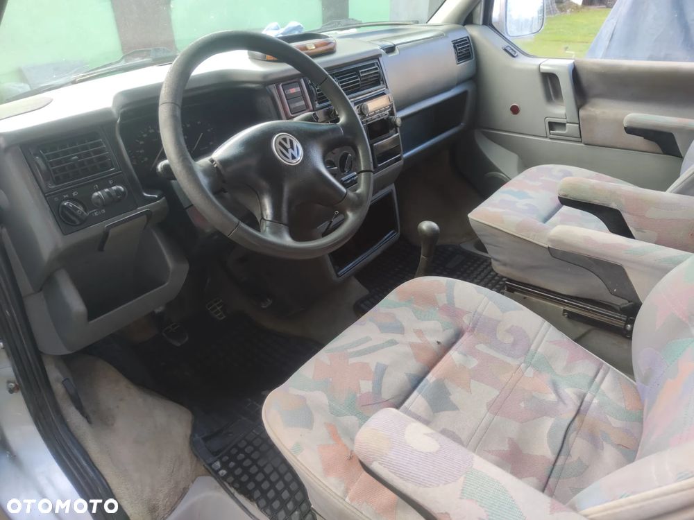 Volkswagen Multivan Standard - 9