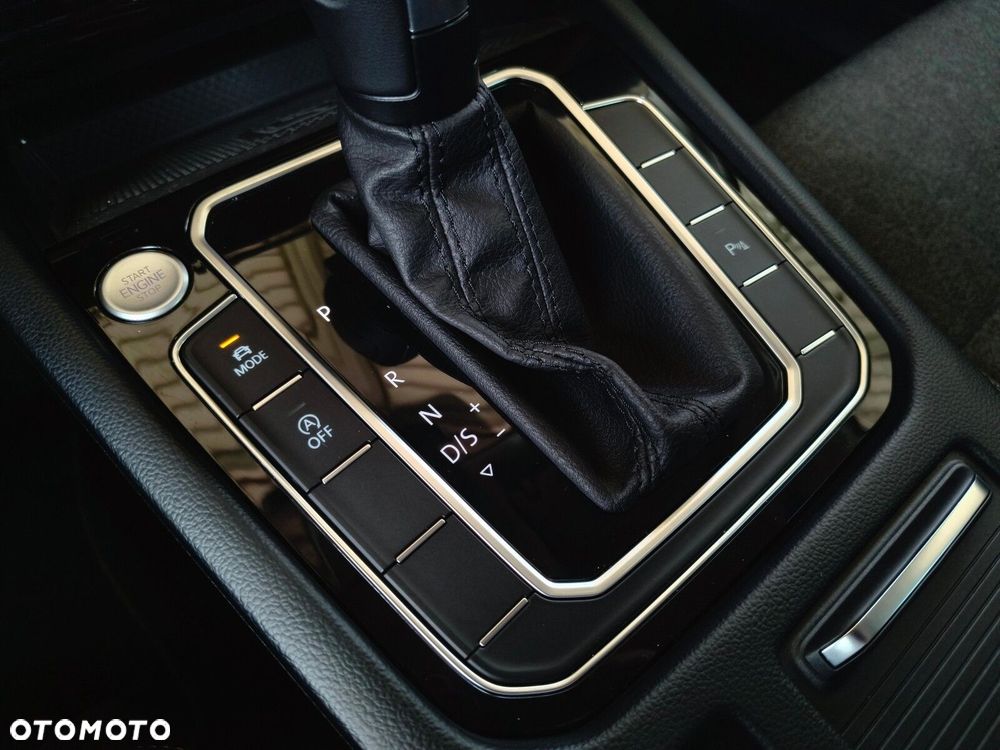 Volkswagen Passat - 34