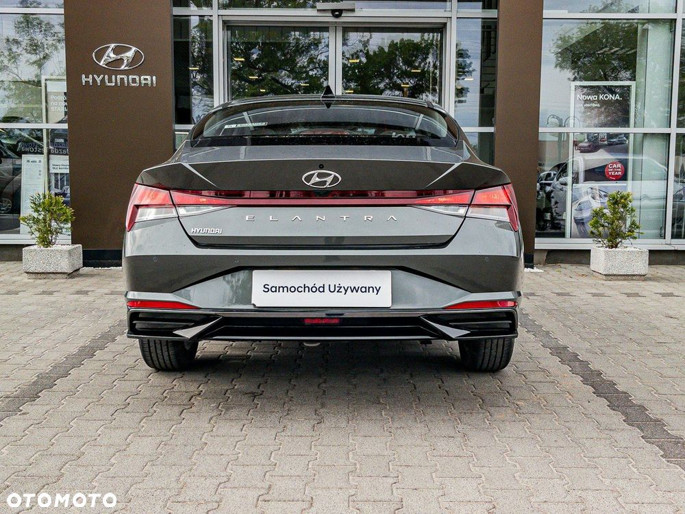 Hyundai Elantra - 9