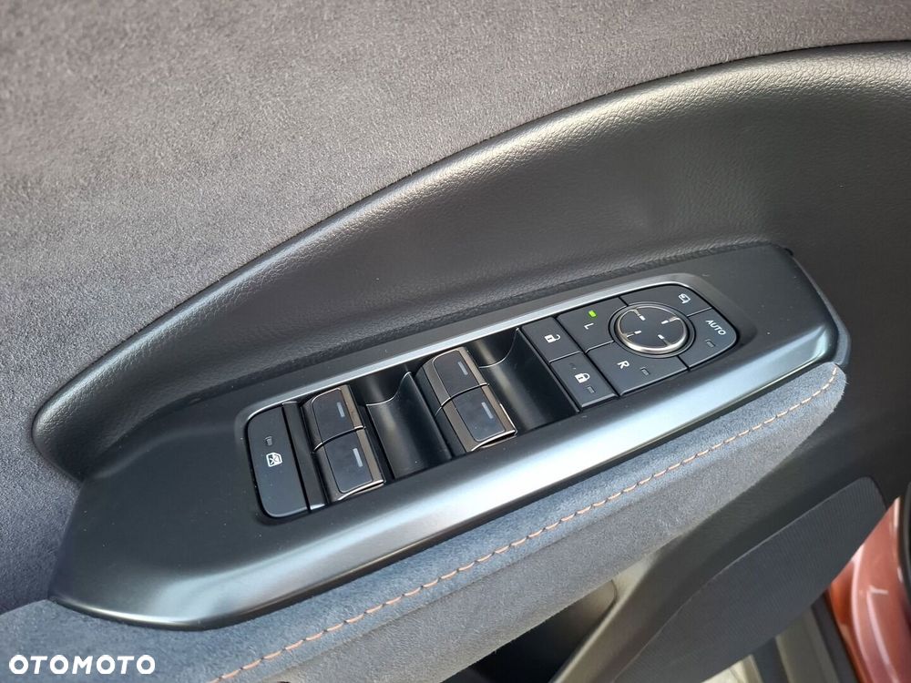 Lexus LBX 1.5 Hybrid Cool - 16