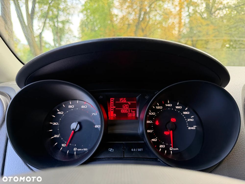 Seat Ibiza ST 1.4 16V Style - 19