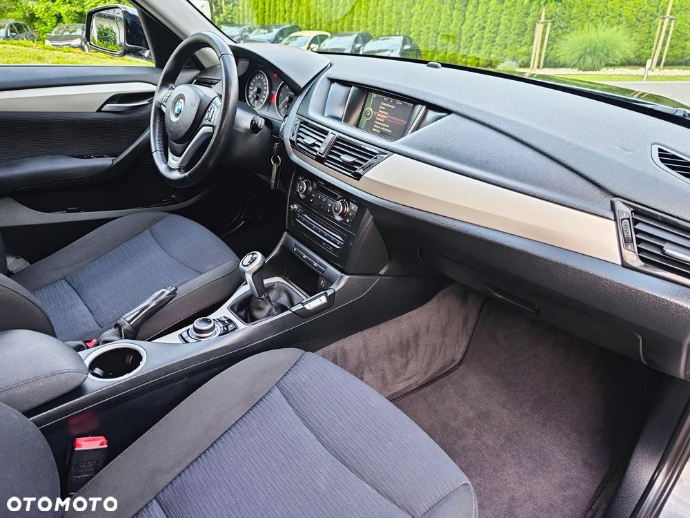 BMW X1 sDrive18d xLine - 25