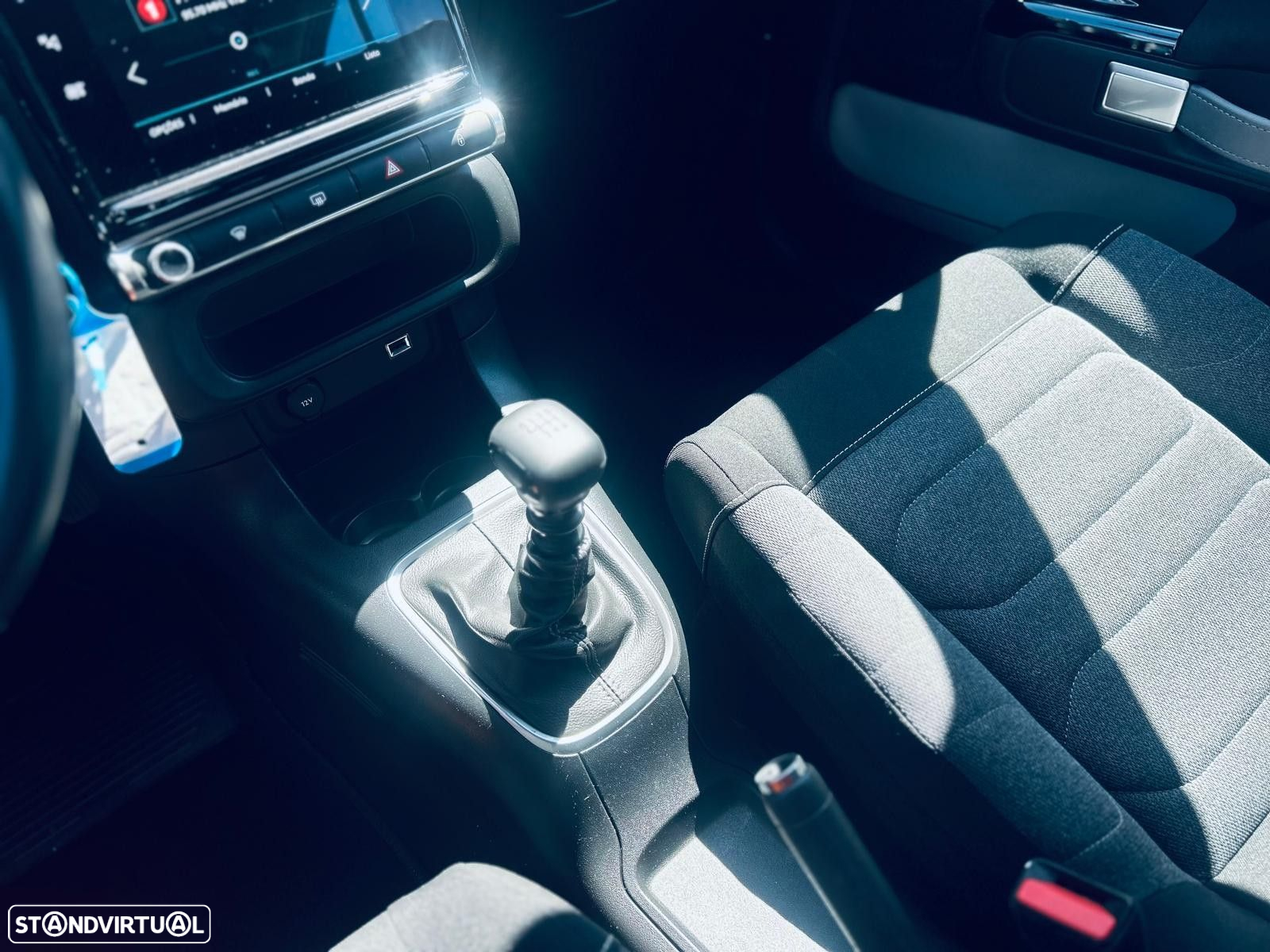 Citroën C3 1.2 PureTech Shine - 19