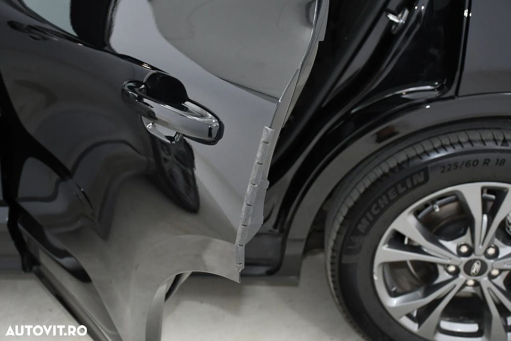 Ford Kuga 2.5 Duratec FHEV ST-LINE - 28