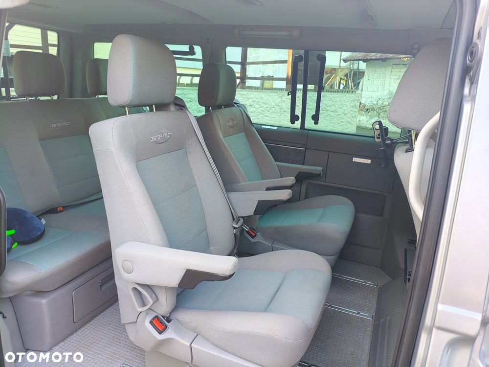 Volkswagen Multivan - 11