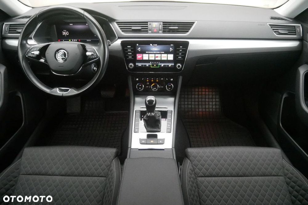 Skoda Superb 2.0 TDI SCR Ambition DSG - 8