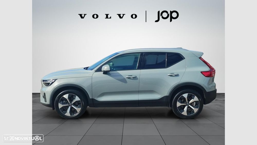 Volvo XC 40 2.0 B3 Core — fotografia 2