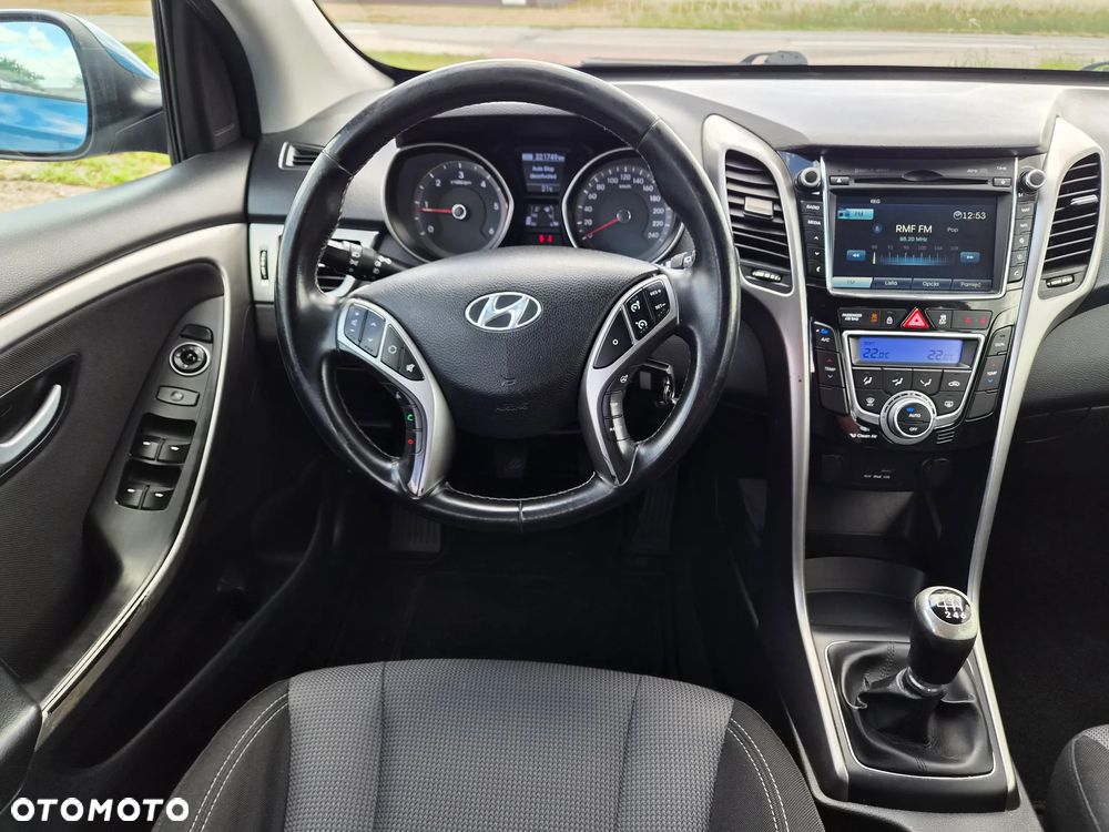 Hyundai i30 blue 1.6 CRDi Classic Navigation - 4