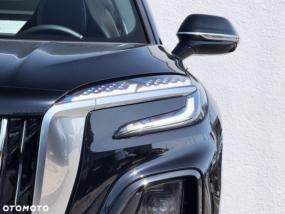 Hongqi HS3 - 12