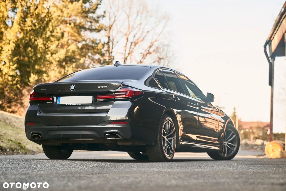 BMW Seria 5 530i xDrive M Sport Edition - 9