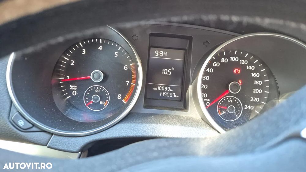 Volkswagen Golf - 6