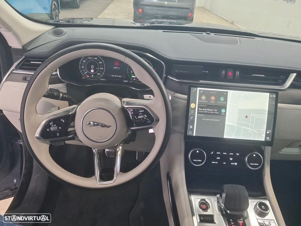 Jaguar F-Pace 2.0 P400e AWD SE - 9