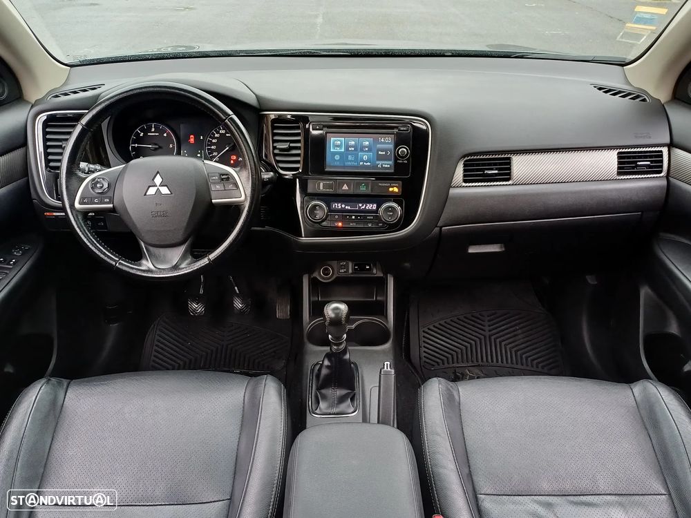 Mitsubishi Outlander 2.2 DI-D Instyle Navi 4WD - 18