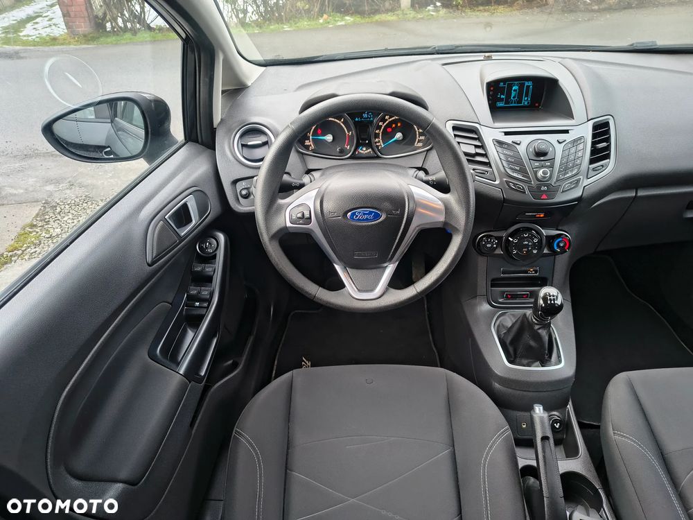 Ford Fiesta 1.6 TDCi DPF Titanium - 13