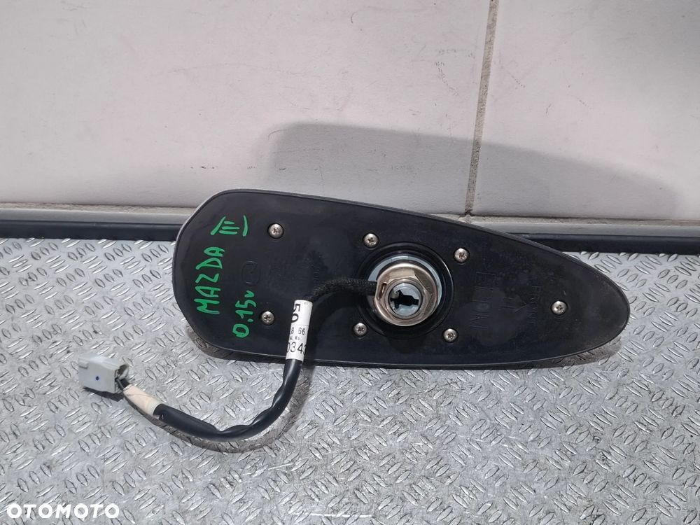 Antena dachowa rekin Mazda III 2015 rok hatchback nr GML866930 - 4