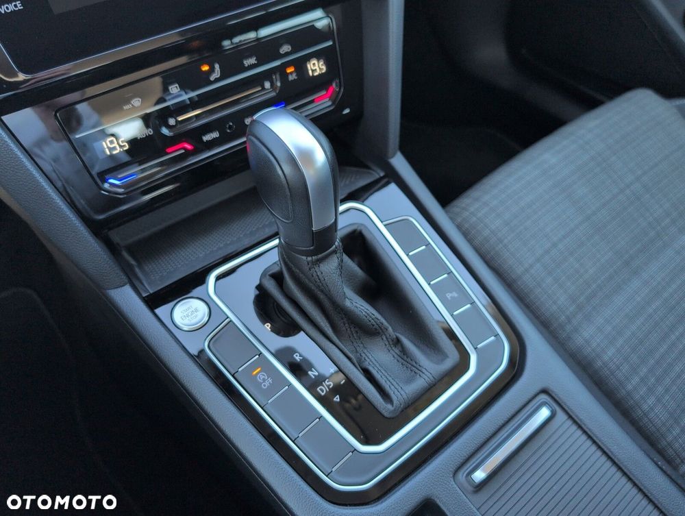 Volkswagen Passat Variant 1.5 TSI EVO Business DSG - 26