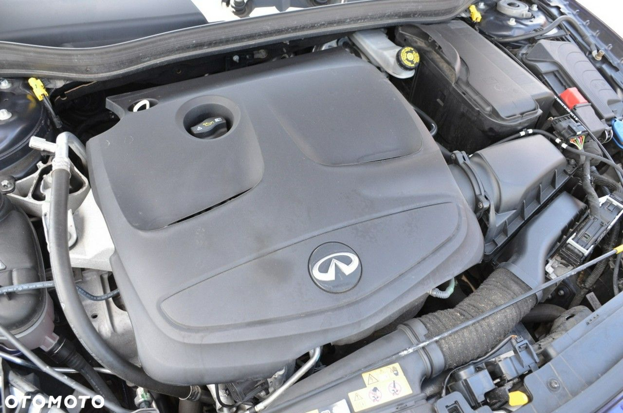 Infiniti Q30 - 25