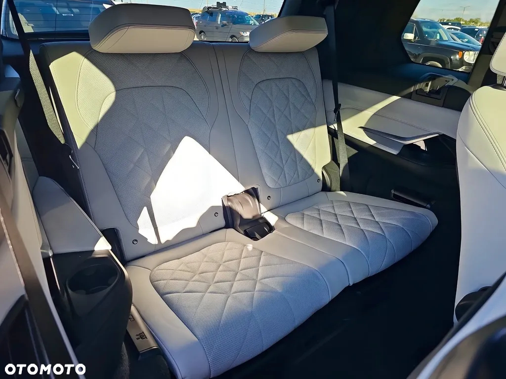 BMW X7 xDrive40i - 13