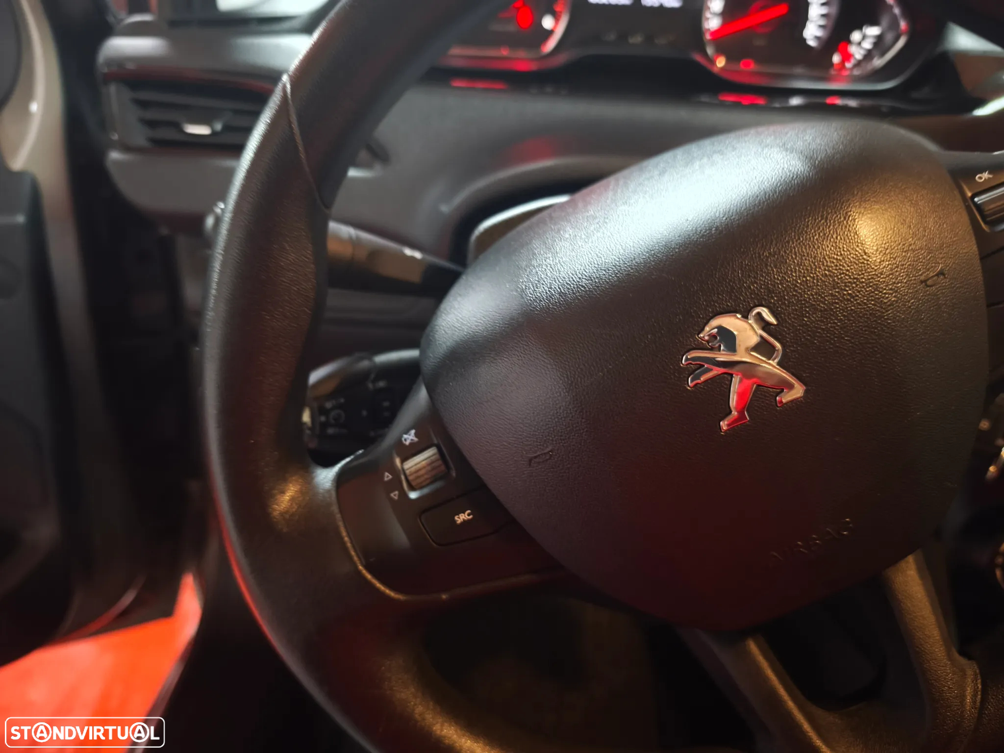 Peugeot 208 1.6 e-HDi Active - 14