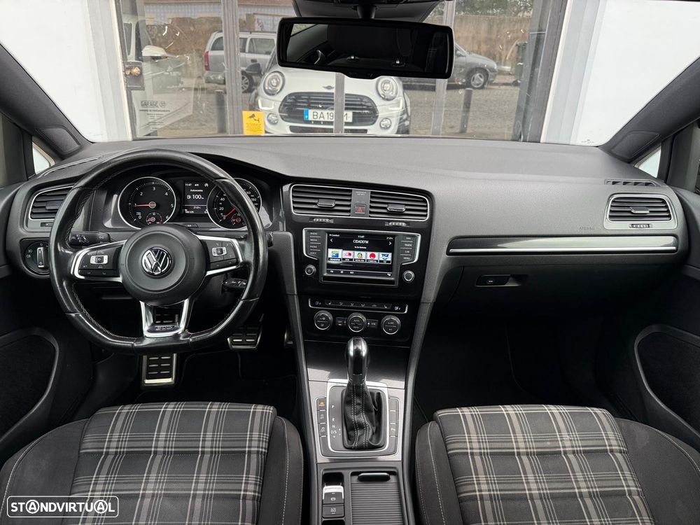 VW Golf 2.0 TDi GTD DSG - 14