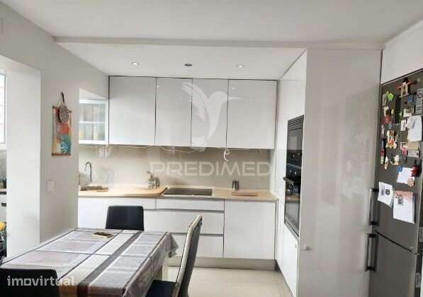 Apartamento T2 Laranjeiro com arrecadação - Grande imagem: 2/19