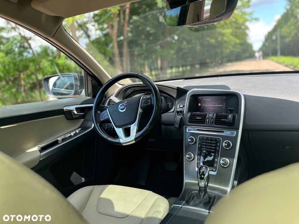 Volvo XC 60 D4 AWD Momentum - 6