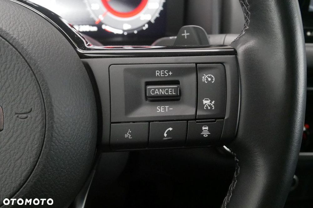 Nissan Qashqai 1.3 DIG-T mHEV N-Connecta Xtronic - 28
