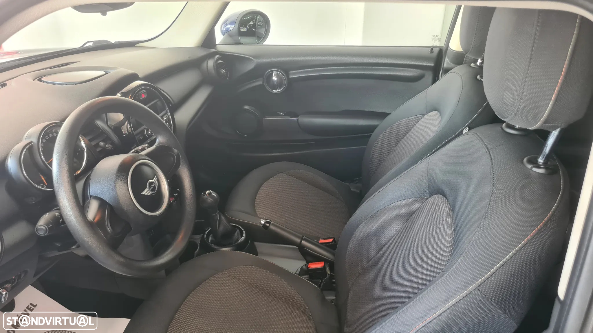 MINI 3 Portas One D - 15
