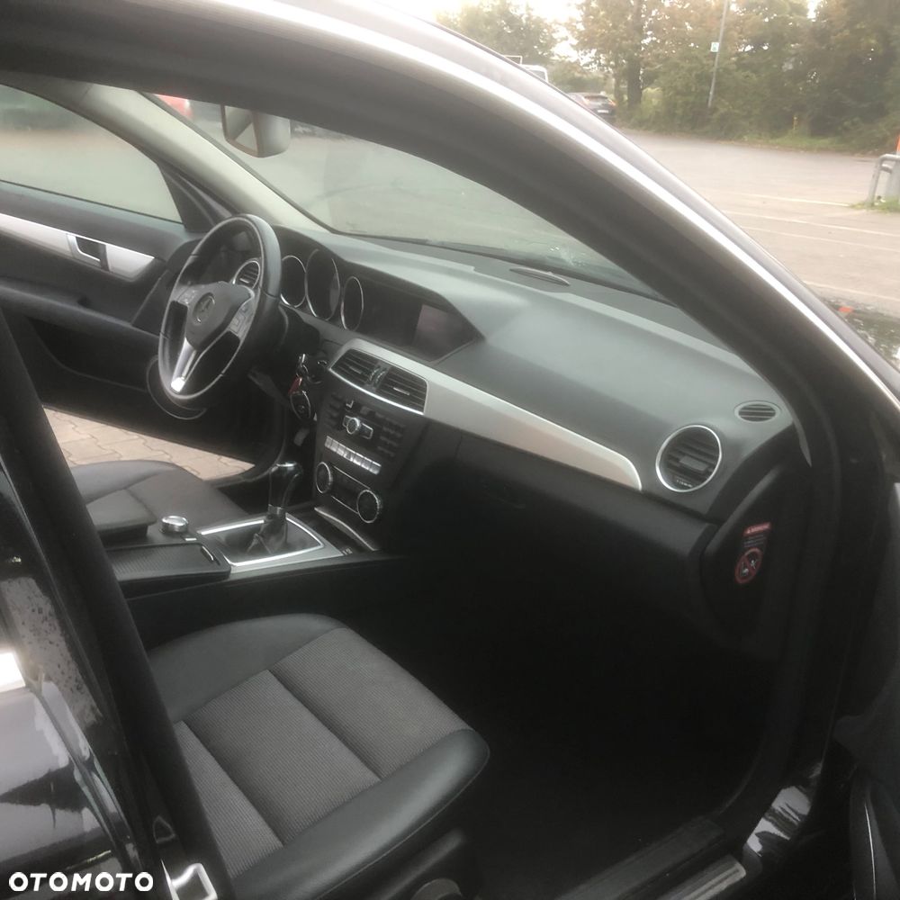 Mercedes-Benz Klasa C 180 (BlueEFFICIENCY) Avantgarde - 13