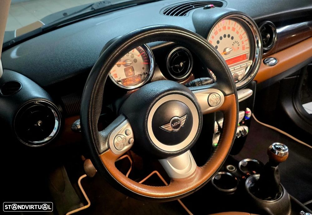 MINI 3 Portas Cooper D - 32