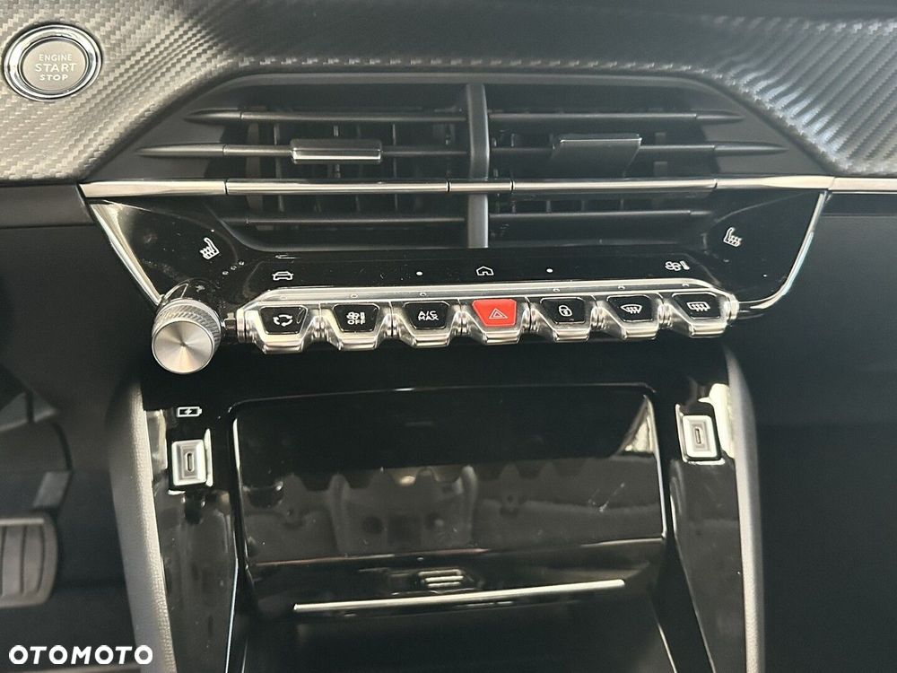 Peugeot 208 - 9