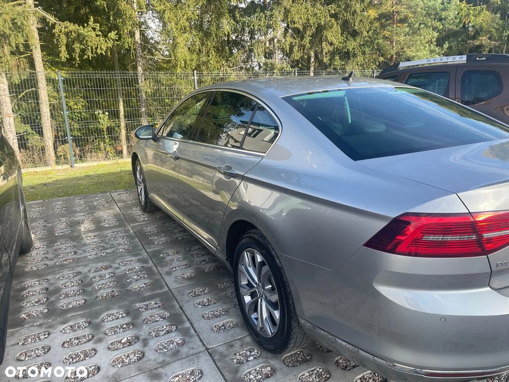 Volkswagen Passat - 4