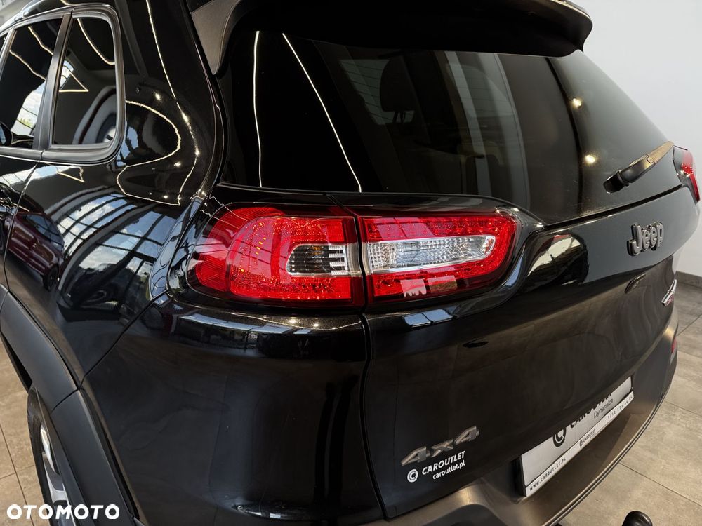 Jeep Cherokee - 12
